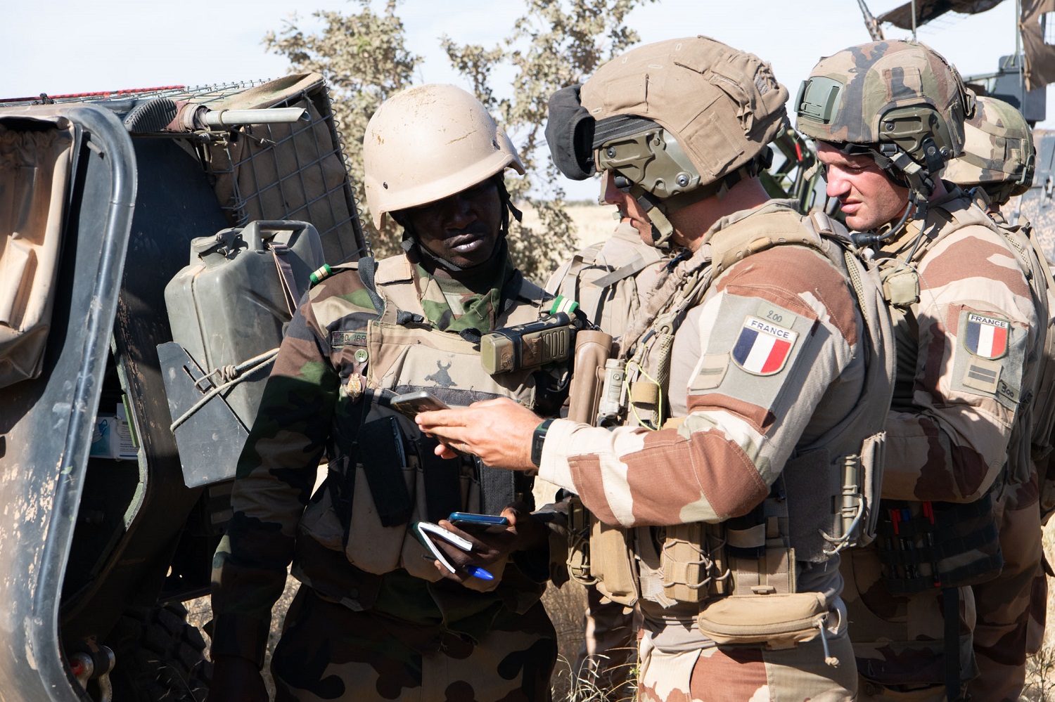 Niger : Les soldats français quittent sous escorte