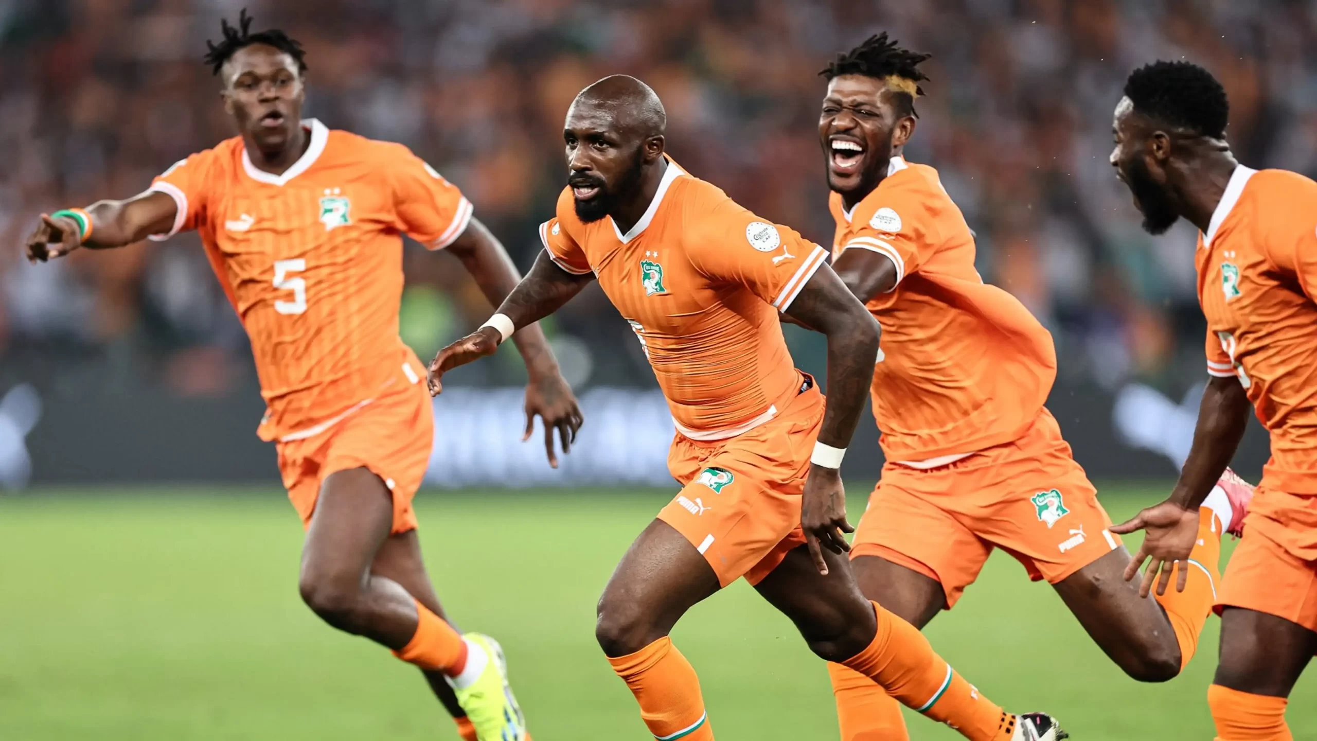 Quelques joueurs Ivoirien célébrant le S Fofana au stade Allasane Ouattara