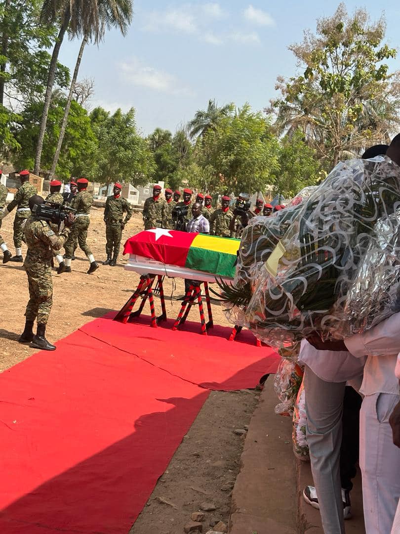 Togo : Enterrement du lieutenant Madjoulba à Siou présence de Faure Gnassingbé