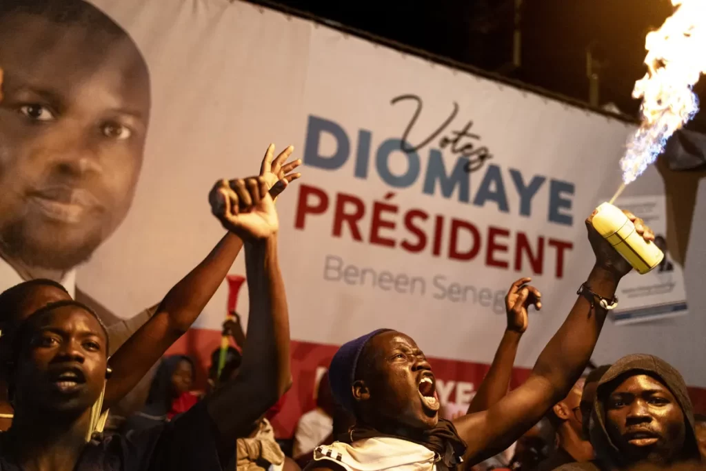Élection présidentielle au Sénégal : Bassirou Diomaye Faye en tête