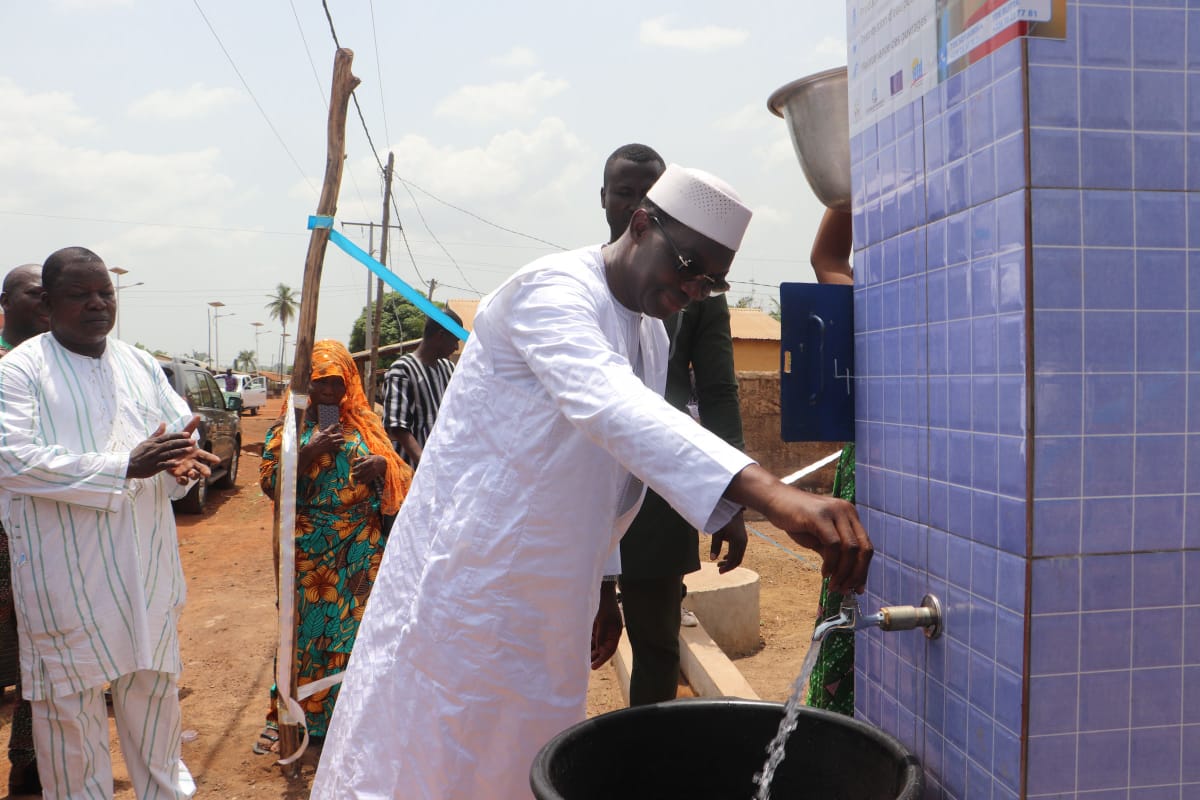 Agou-Blitta : Yark Daméhame remet des installations d'approvisionnement en eau potable aux populations