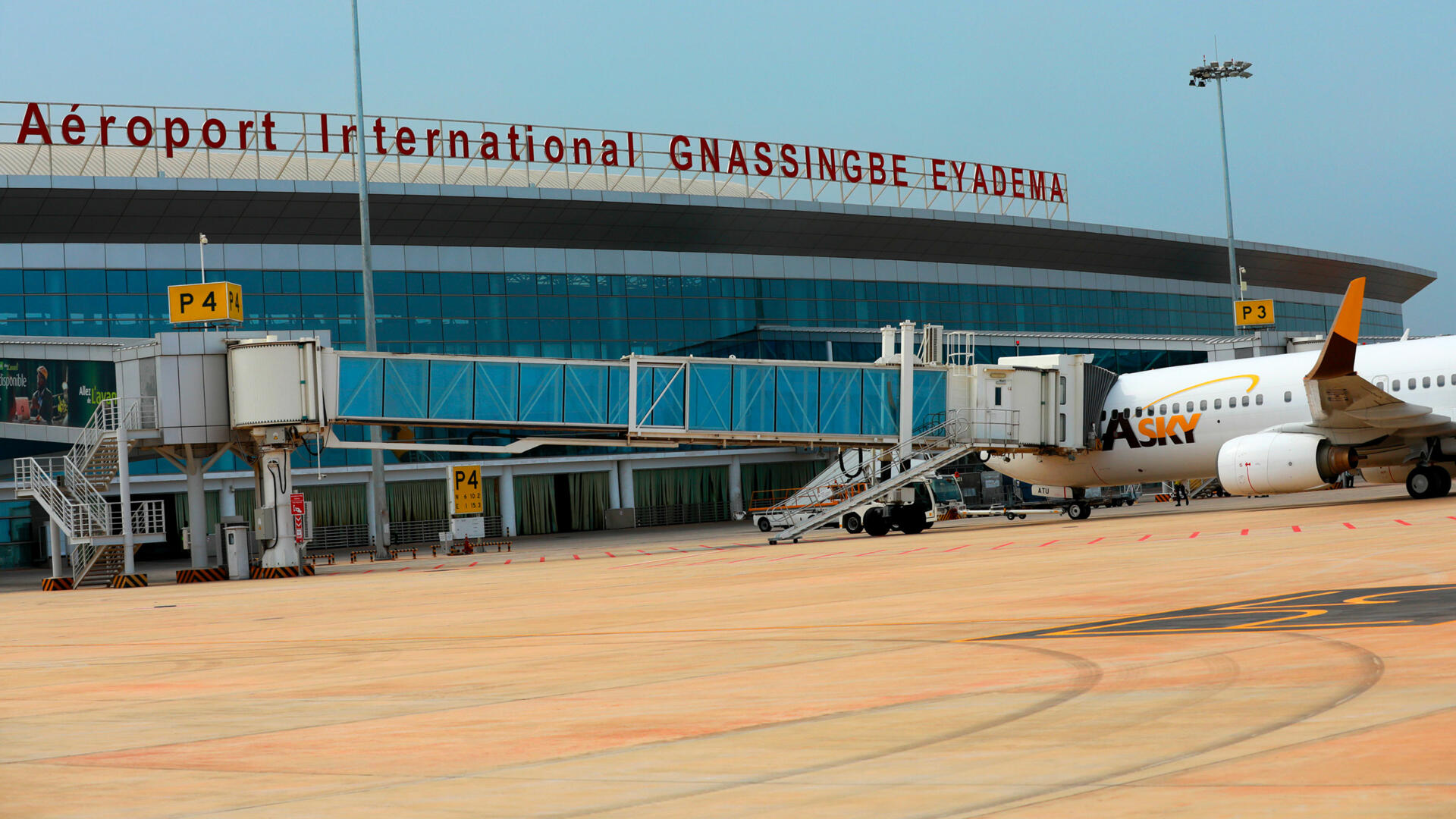 Aéroport de Lomé : Voici le nombre de personnes autorisées à accompagner un passager