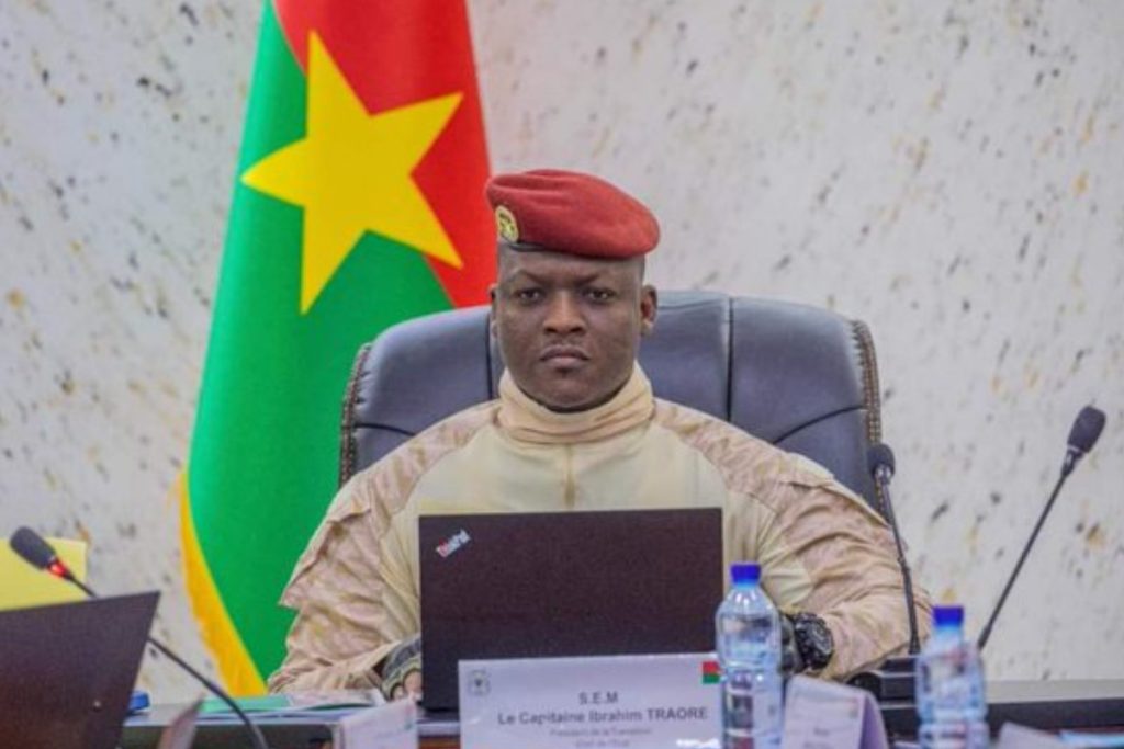 La période de transition au Burkina Faso prolongée de cinq ans