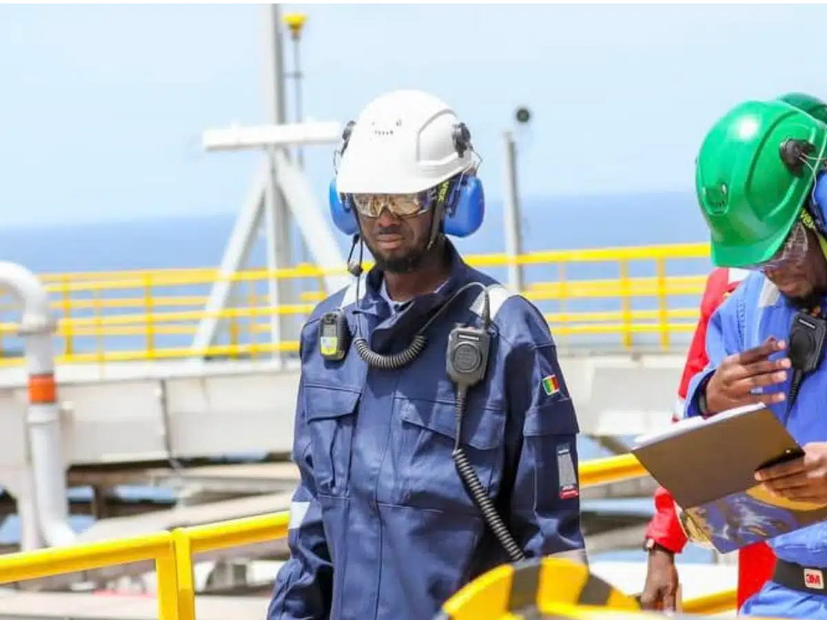 Bassirou Diomaye Faye visite le champ pétrolier de Sangomar