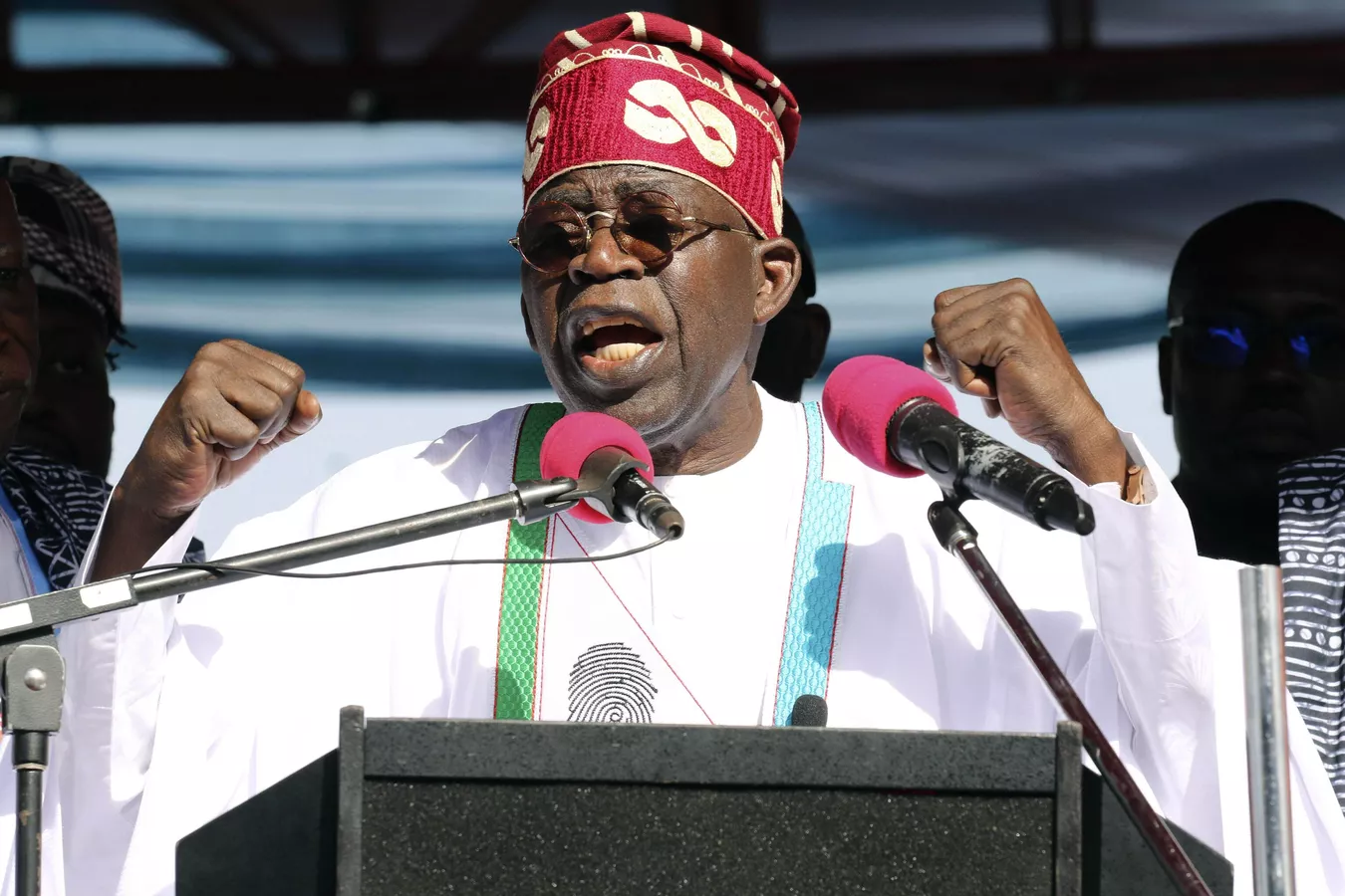 Manifestations au Nigeria : Tinubu appelle à la fin des effusions de sang