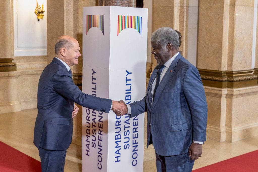 Le Premier Ministre Ivoirien Robert Mambé défend le développement durable devant le FMI