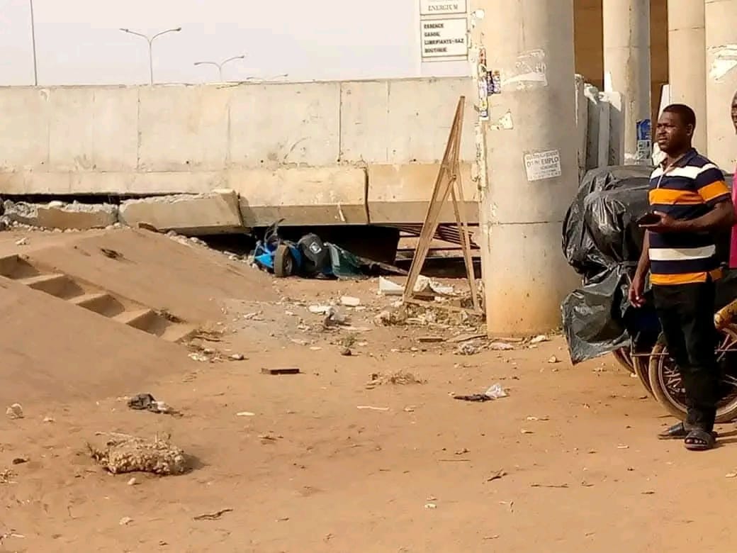 Drame à Agoè-Zongo : Un camion-citerne écroule une passerelle (photos)