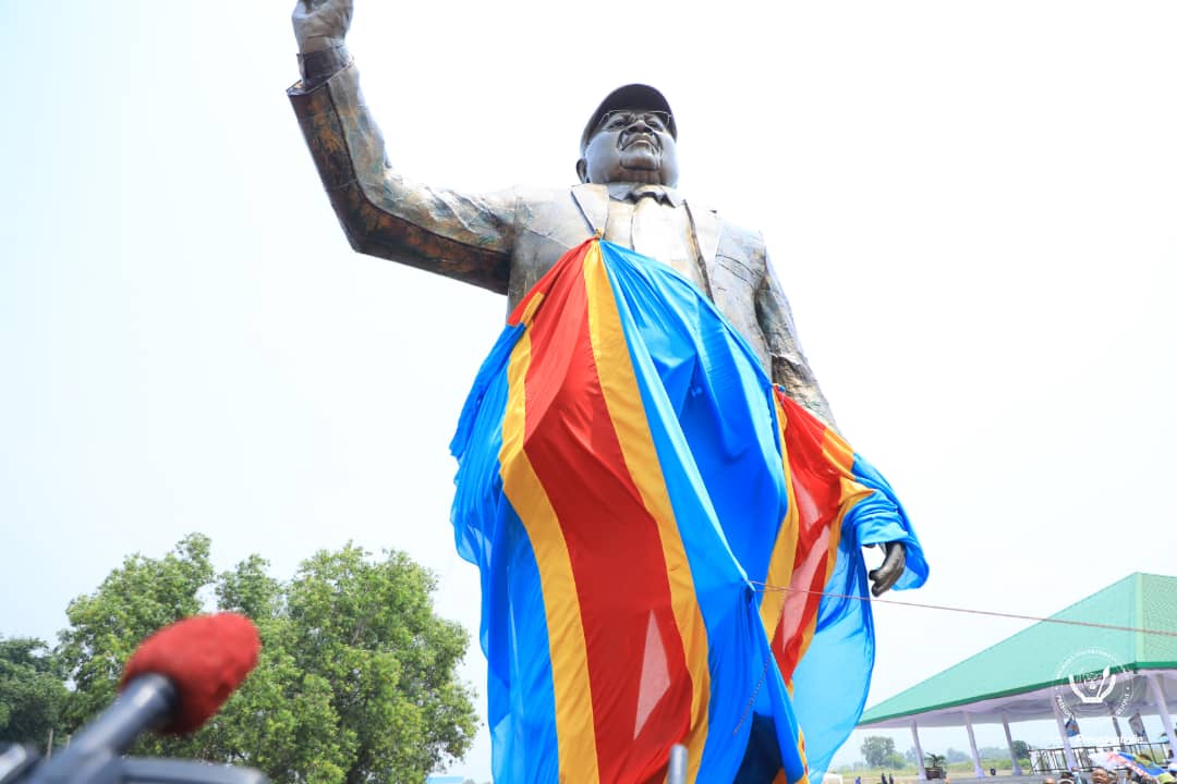 RDC : Un Monument à Tshisekedi démoli par le peuple