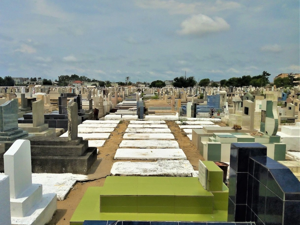 Commune du Golfe 7 : Fermeture provisoire du cimetière de Yokoè