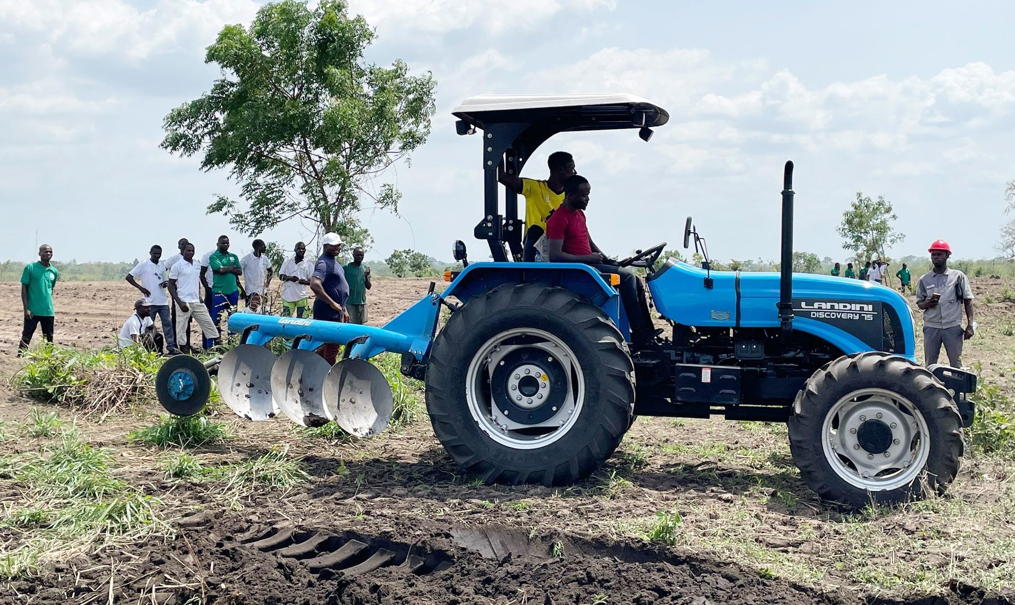 Togo : L’État lance une opération de mécanisation agricole avec des tracteurs